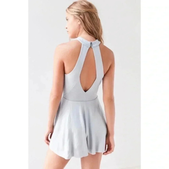 Silence + Noise “Brandi” Keyhole Romper Gray Small - Picture 3 of 10